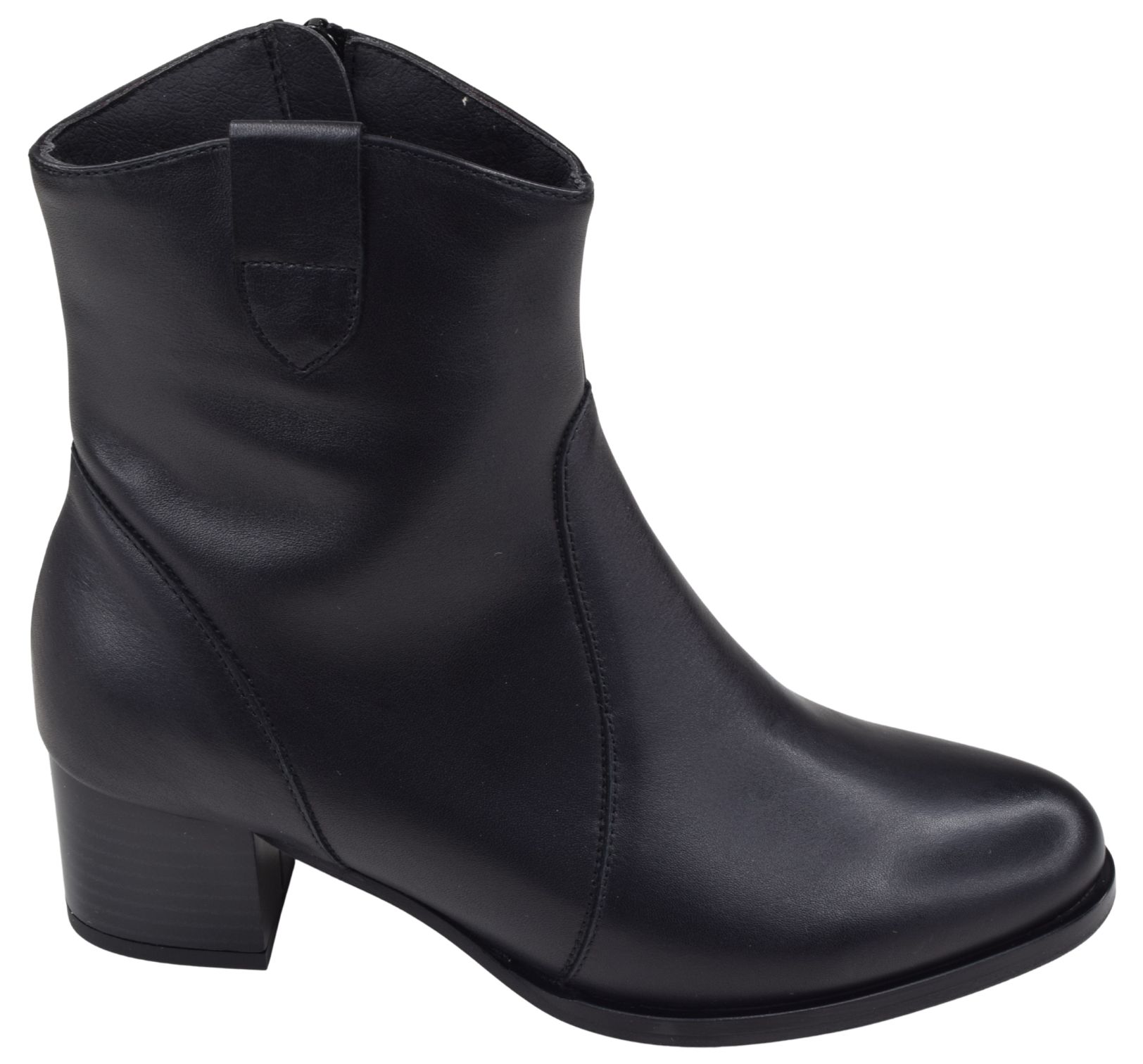 Bottines femme Piesanto en cuir noir, avec petit talon bloc et ligne classique, pour pieds larges en pointures 33 et 34.
