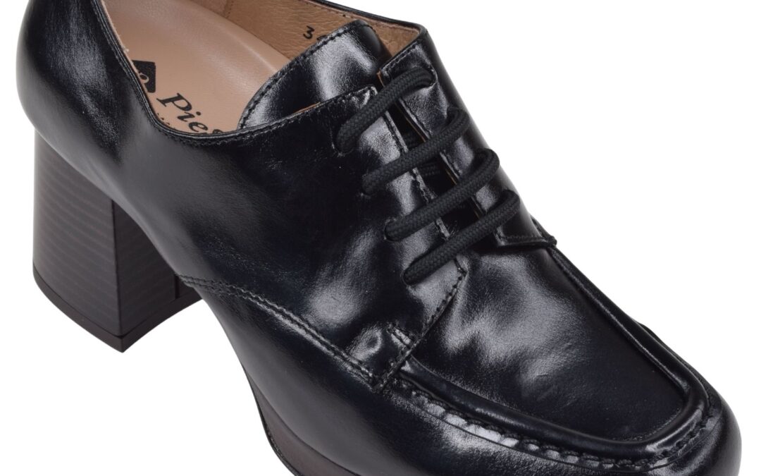 Derbies femme petite pointure pied large en cuir noir Piesanto 235491, disponible du 33 au 34